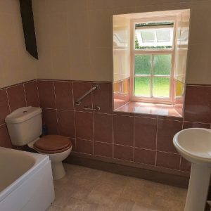 ch bathroom basin loo - copy 640x480