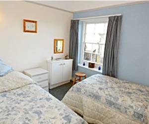 manor-suite-twin